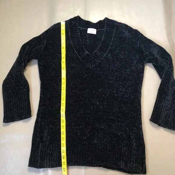 Wilfred free by Aritzia Black Chucky knit sweater - Picture 3 of 9